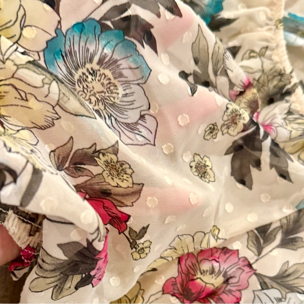 Torrid size 1X Beige Floral Puffed Sleeve Romantic Plus Size Women's Top - Picture 7 of 10